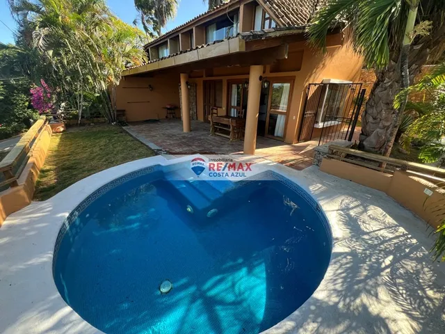 En Tucacas Venta Hermosa Villa, En El Conjunto Retiro Arriba Cercano Al Parque Nacional Morrocoy.