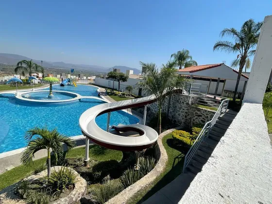Casa En Condominio Con Alberca Y Seguridad
