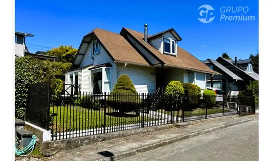 Casa En Venta De 3 Dorm. En Puerto Varas