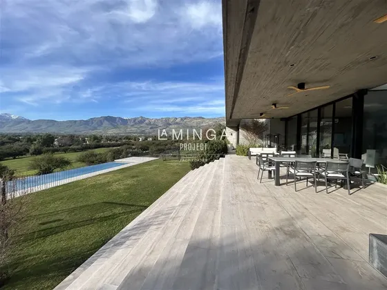 Espectacular Casa En Venta De 5 Dorm. Colina Piedra Roja 