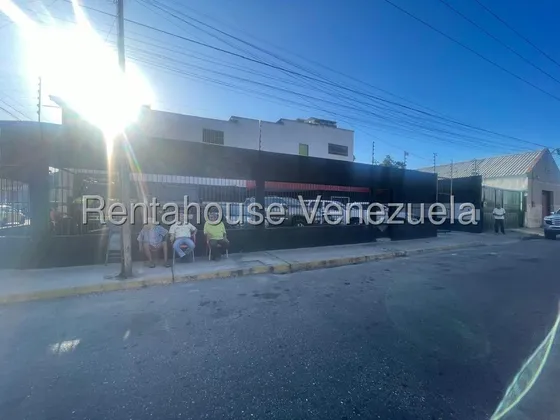 Jullian Galindez Vende Excelente Local En Zona Centro Barquisimeto #25-17345