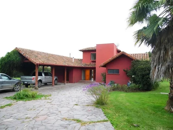 Sólida Casa En Condominio Con Seguridad