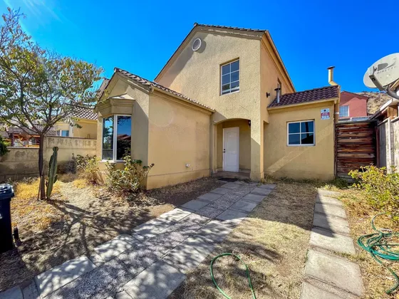 Casa En Venta En Valle Lo Campino