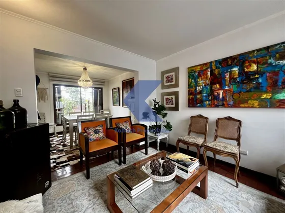 Casa En Venta De 4 Dorm. Y Terraza En Vitacura