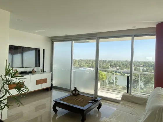 Venta Departamento. 3 Dormitorios Amenities. Vista Despejada