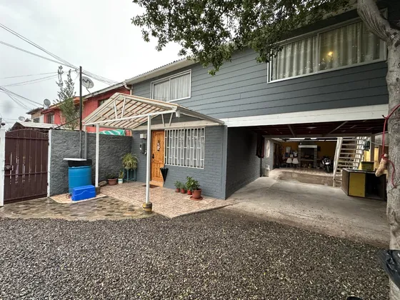 Se Vende Casa Con Amplio Terreno, Pudahuel Sur