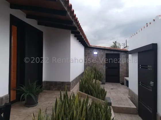 Ab Imagina Amanecer Dentro De Esta Propiedad, Donde Se Conjugan Diferentes Estilos Decorativos, Dando Como Resultado Una Fusion, Donde El Buen Gusto Resalta En Cada Rincon