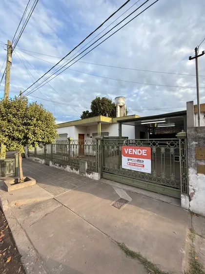 Venta Casa 3 Dormitorios Serodino Con Cochera
