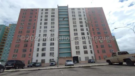 Bray Montoya Alquila Sensacional Apartamento En El Oeste De Barquisimeto Con Facil Accceso A La Av Florencio Jimenez Con Seguridad 24/7 Amplia Y Acogedora 2#4#2#8#7#4#7 Bray Montoya                   