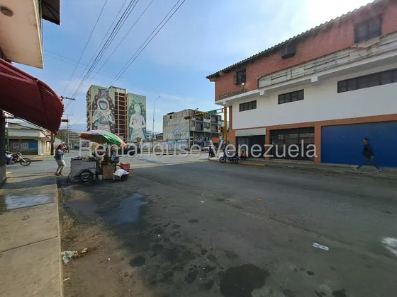 Local Comercial En Alquiler En Av Miranda Maracay Zona Centro Alto Trafico Amplios Espacios 250 Metros Estef 25-17994