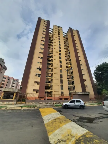 Yannet Inmuebles Vende Sencillo Apartamento En Naguanagua 