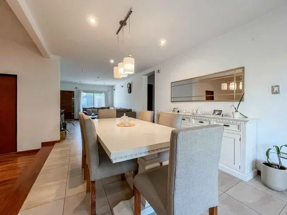 Casa En Venta En Villa Castells