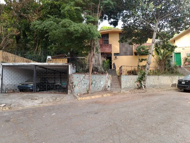 El Cafetal - Casa En Venta En Calle Cerrada - Mos