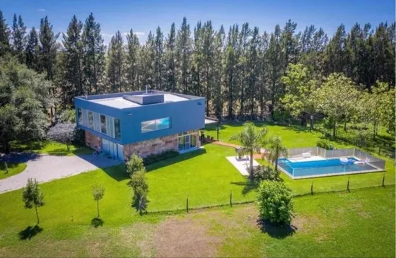 Venta De Casa 4 Dormitorios, Harás Del Sur 