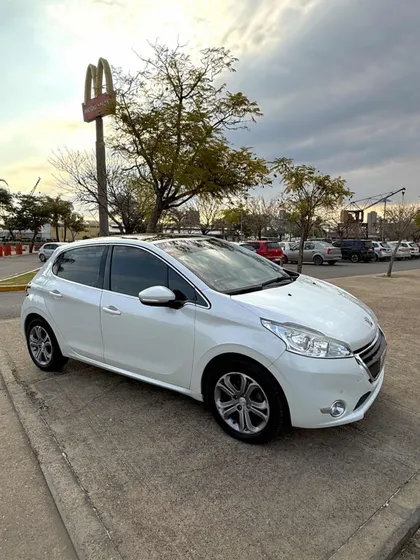Peugeot 208 1.6 Feline