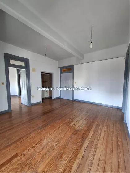 Aquiler Apartamento De 2 Dormitorio En Palacio Salvo, Con Vista A Plaza Independencia
