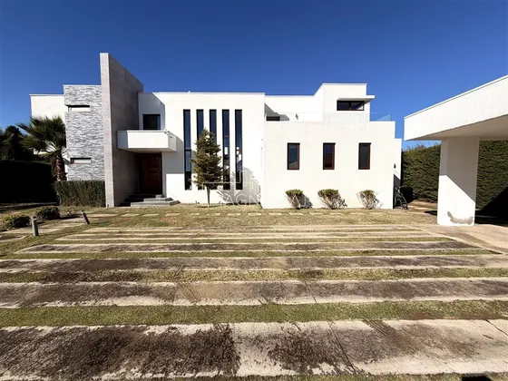 Casa En Venta De 4 Dorm. En Quilpué