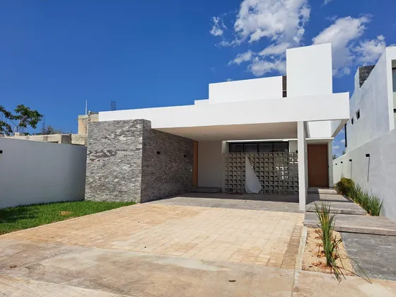 Casa En Venta En Mérida,yucatán En Komchén En Privada Nortemérida