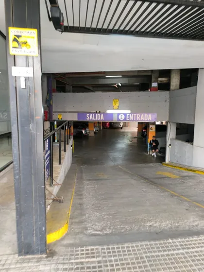 Cochera Almagro Descubierta