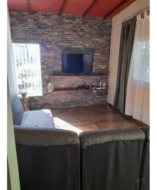 Se Vende Casa 190m2 4h/2b/6p Paracotos 0499