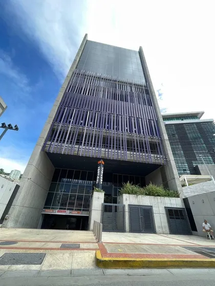 Local En Venta En Las Mercedes Torre Vertical