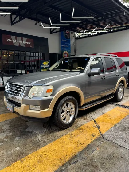 Ford Explorer Eddie Bauer
