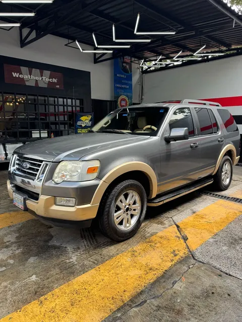 Ford Explorer Eddie Bauer