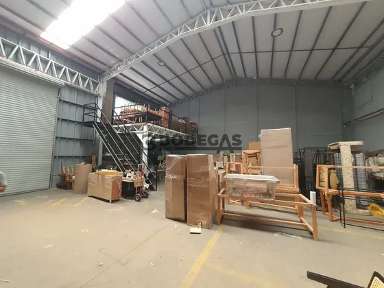 Arriendo Bodega De 219m2 - Recoleta Sector El Salto