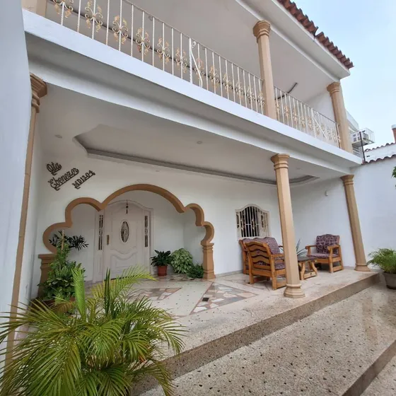 Casa Con Punto Comercial En Venta En La Esmeralda G.g