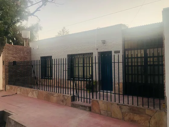 Casa De 2 Dormitorios Y Un Baño