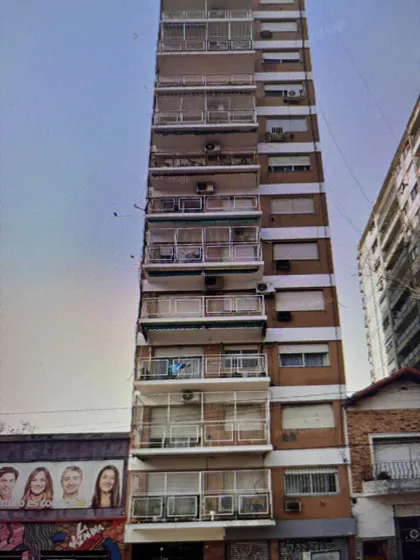 Departamento 3 Ambientes Piso Alto. Olivos