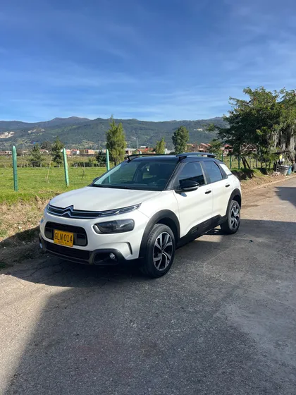 Citroën C4 Cactus 1.6 Shine Turbo Aut