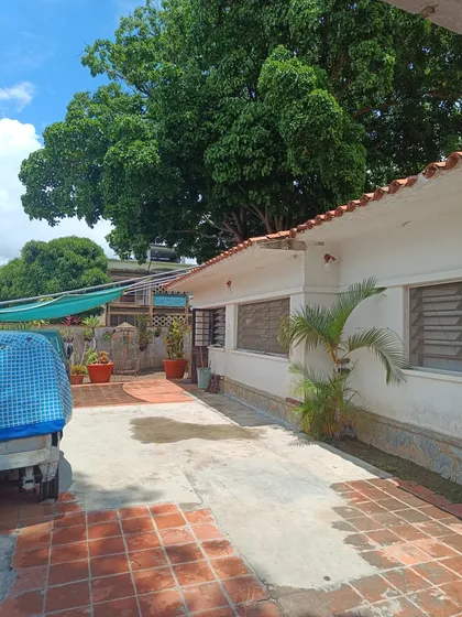 Altamira, Casa En Venta Para Remodelación Completa, O Tumbarla Y Construir Una Nueva Su Precio Es El Valor Del Terreno Negociable.