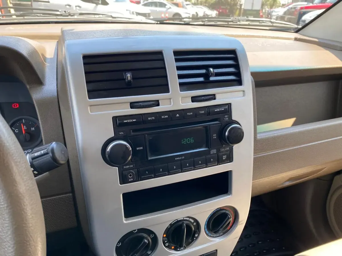 Jeep Compass Limited640039054976011214