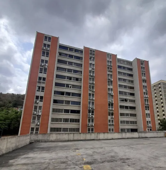 Apartamento A Remodelar En La Urbanización La Vaquera Guarenas Cerca  De La Autopista