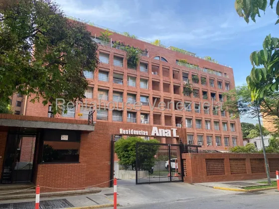 Moderno Apartamento En Alquiler Ubicado En Campo Alegre / Mls 25-24129 Ia