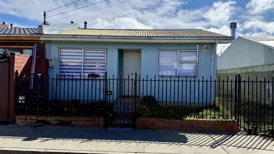 Casa En Arriendo De 2 Dorm. En Punta Arenas