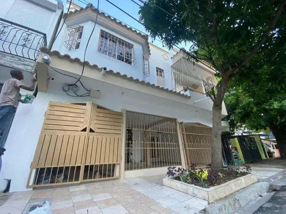 Casa En Alquiler En Alma Rosa Segunda, Autopista San Isidro Proximo A Supermercado Bravo