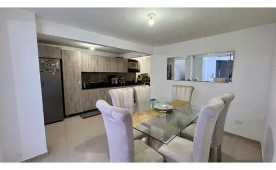 Casa De Tres Pisos Con Terraza En Venta Permuta - Las Mercedes Palmira