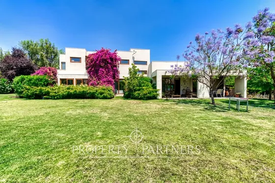 Casa Con Cancha De Tenis En Condominio A Pasos Del...