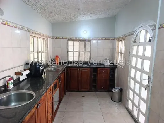 Casa En Venta Con Anexo Independiente Residencias Palo Negro Maracay (pozo De Agua) 26-11722 Avel