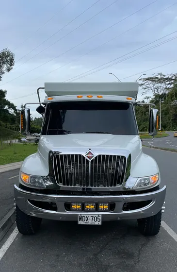 Volqueta Inter 4300