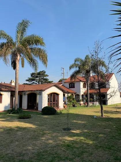 Casa Muy Linda De  5 Amb Y Gran Parque! Llavallol