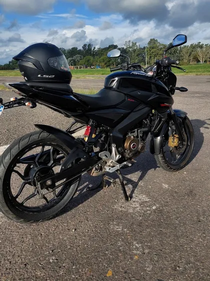 Bajaj Rouser Ns 150