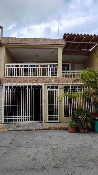 Hermosa Casa Urbanización Buenaventura Contry Club, Guatire