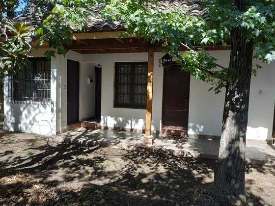 Linda Casa Estilo Chileno Con Parque Y Piscina