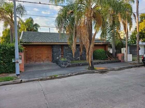 Venta Casa Urca  De 4 Dormitorios
