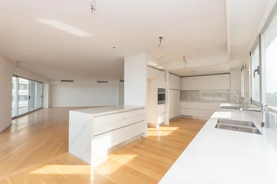 3 Ambientes En Venta La Lucila.  Departamento De Lujo