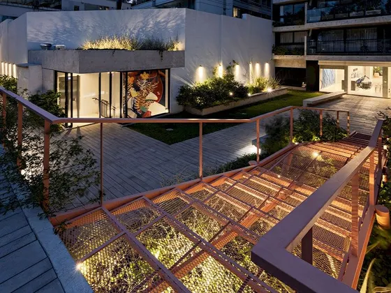 Monoambiente C/ Parrilla En Complejo Con Jardin Pileta Gym, Sum ,seg 24h.  