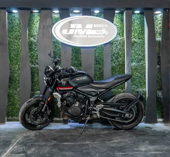 Triumph Trident (black) 2022